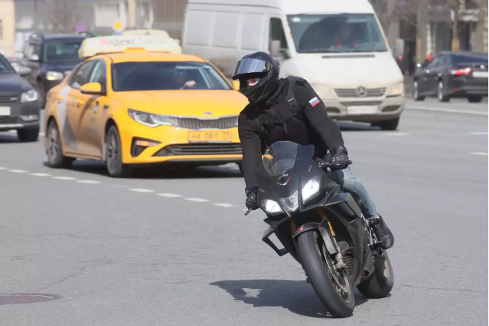 Преимущества скутеров в городском транспортном потоке