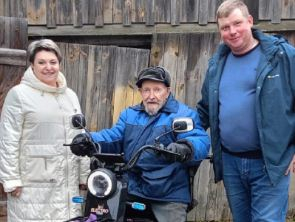 Жизнь на скутере в 95 лет