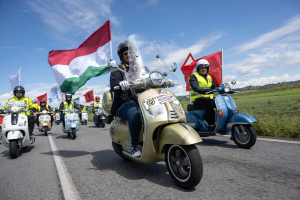 Vespa: не просто скутер, а летающая оса, покорившая Италию